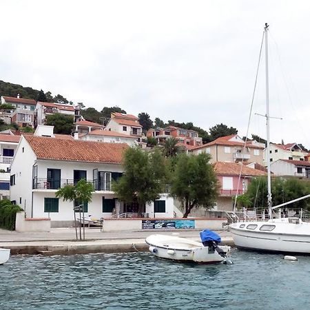 Waterfront Apartments Tisno Bagian luar foto