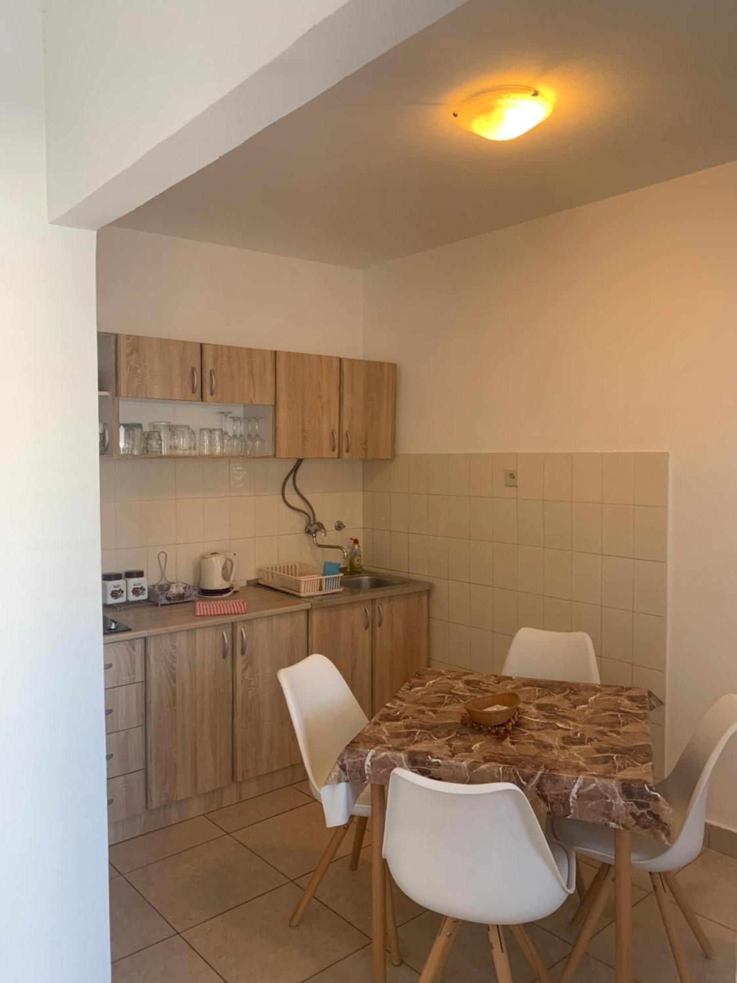 Waterfront Apartments Tisno Bagian luar foto