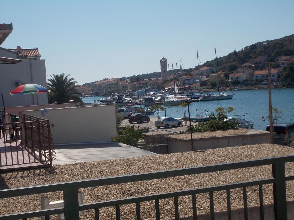 Waterfront Apartments Tisno Ruang foto