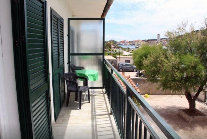 Waterfront Apartments Tisno Bagian luar foto