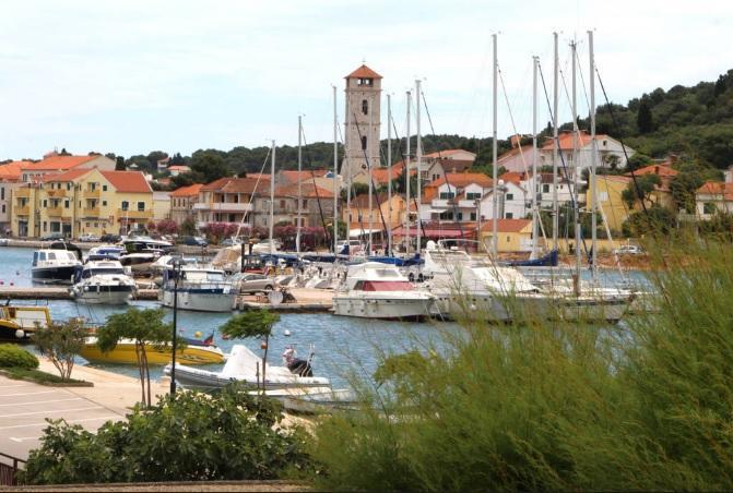 Waterfront Apartments Tisno Bagian luar foto
