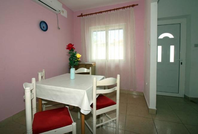 Waterfront Apartments Tisno Bagian luar foto